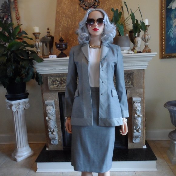 Moschino ChipandChic Ligth Gray Skirt Suit w/Trapunto Stiching Detasil Size US 6 - Picture 2 of 16